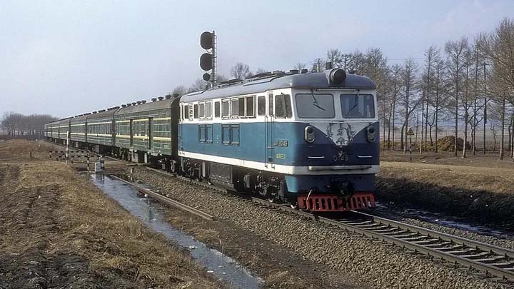 hydraulic-driven internal combustion locomotive