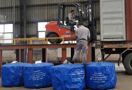 load the wheels to the container.png